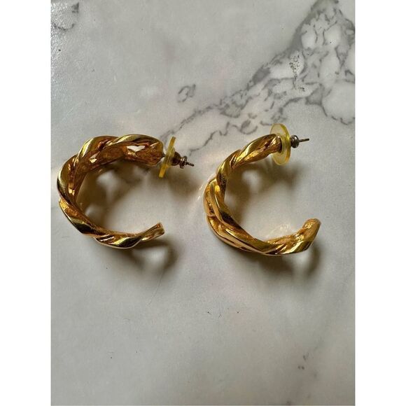 Gold tone braided link hoop earrings - Picture 3 of 9